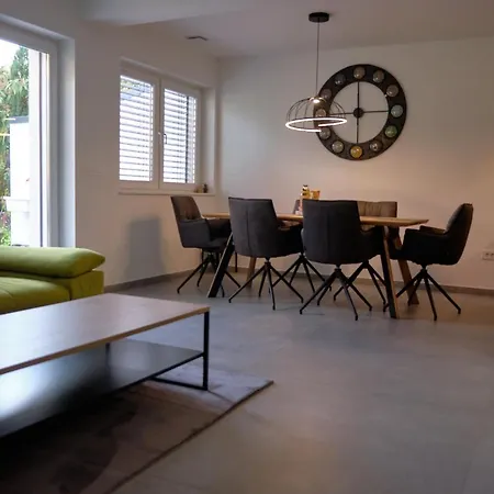 Lägenhet Apartma La Casa *